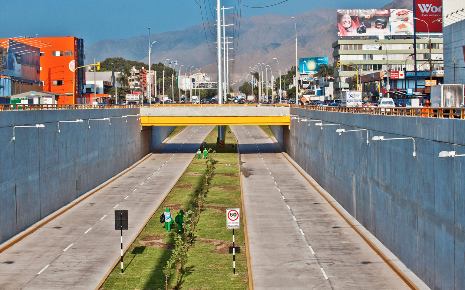 Av. Caminos del Inca Av. Primavera JJC Grupo